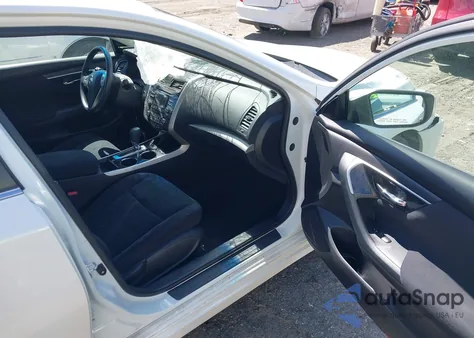 2014 Nissan Altima 2.5 S z USA, uszkodzony, nr VIN 1N4AL3AP8EC272722